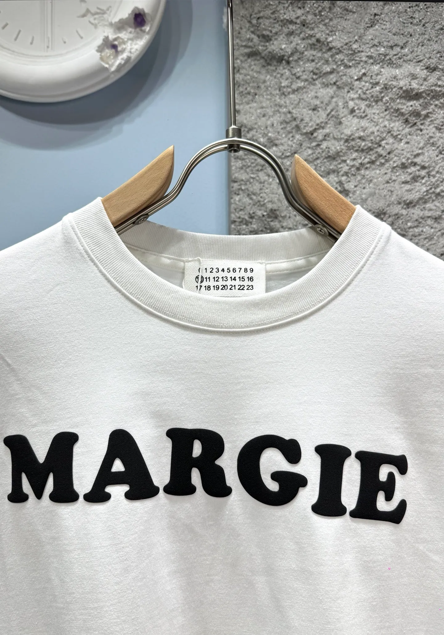 Martin Margiela* ‼️ T ® 🖤MM 6Maison Margiela Margie T ， + "MARGIE" ， ! ， Oversize ， ， ！ ⚠️ ： ⚠️SG 26326 Same Style 𝐂𝐎𝐋𝐎𝐔𝐑：White Black 𝐒𝐈𝐙𝐄：S-XXL
